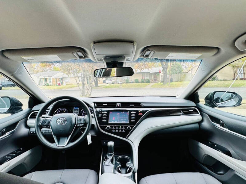 2018 Toyota Camry LE