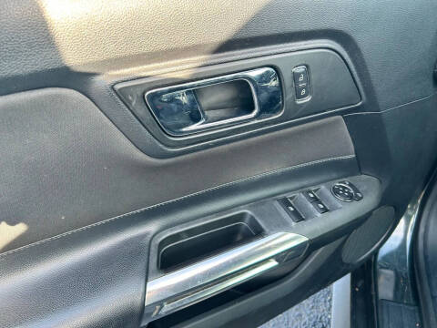 2016 Ford Mustang V6