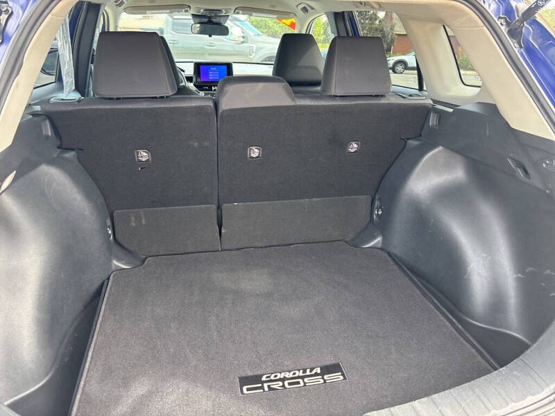 2024 Toyota Corolla Cross LE