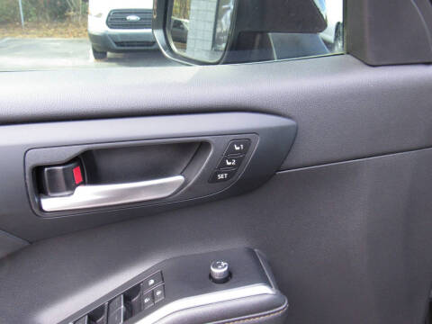 2023 Toyota Highlander Hybrid Bronze Edition