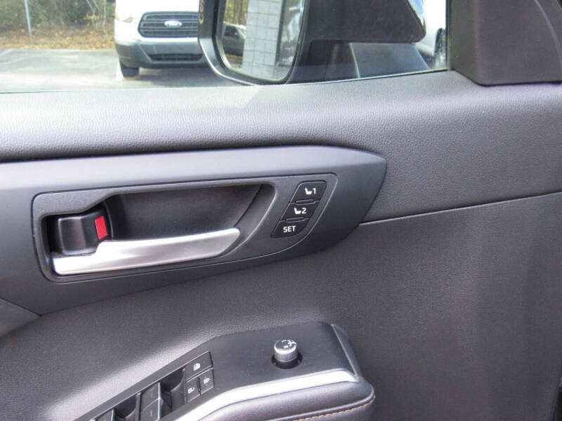 2023 Toyota Highlander Hybrid Bronze Edition