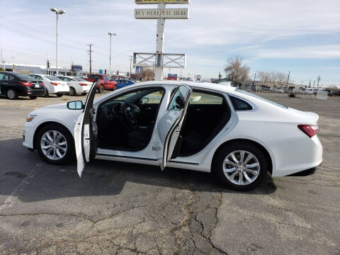 2020 Chevrolet Malibu for sale at ELITE MOTORS in Victorville CA