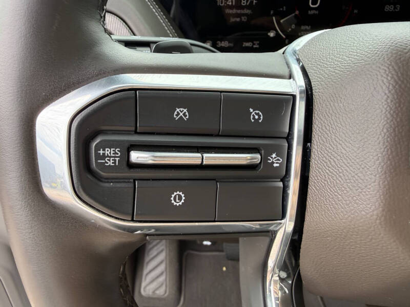 2025 GMC Yukon Elevation