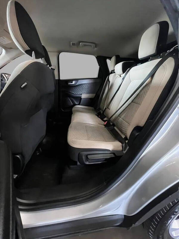 2020 Ford Escape SE