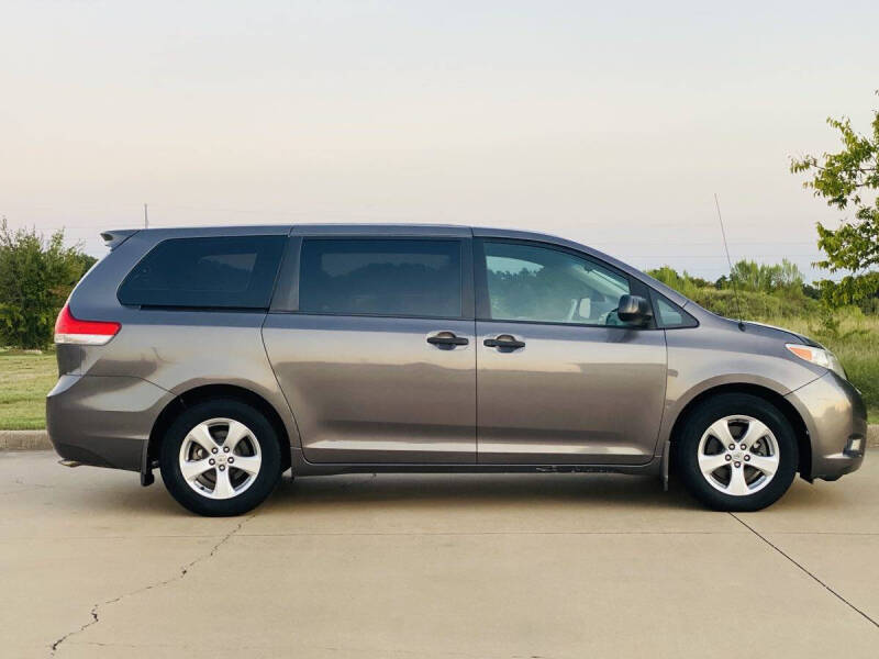 2013 Toyota Sienna L 7-Passenger