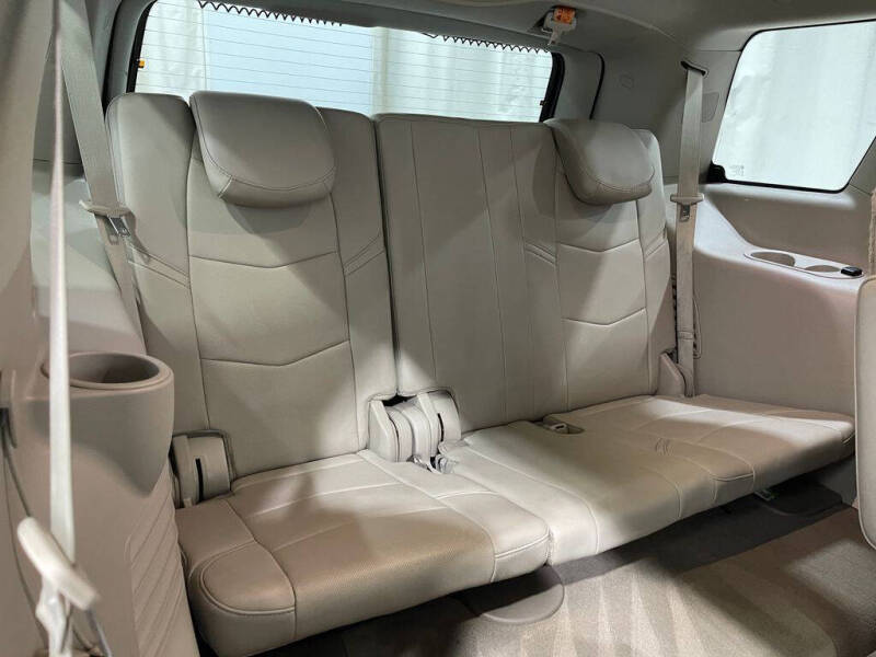 2016 Cadillac Escalade Luxury Collection