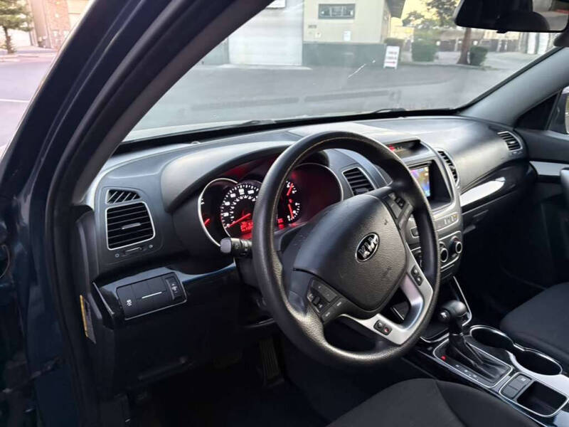 2014 Kia Sorento LX