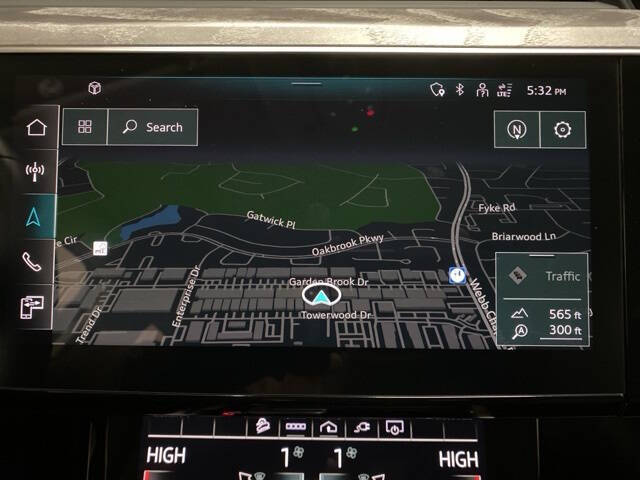 2023 Audi e-tron quattro Premium Plus