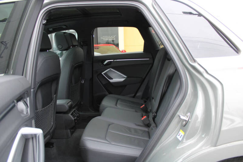 2022 Audi Q3 quattro S line Premium 45 TFSI