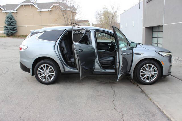 2023 Buick Enclave Premium