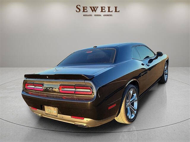 2022 Dodge Challenger SXT