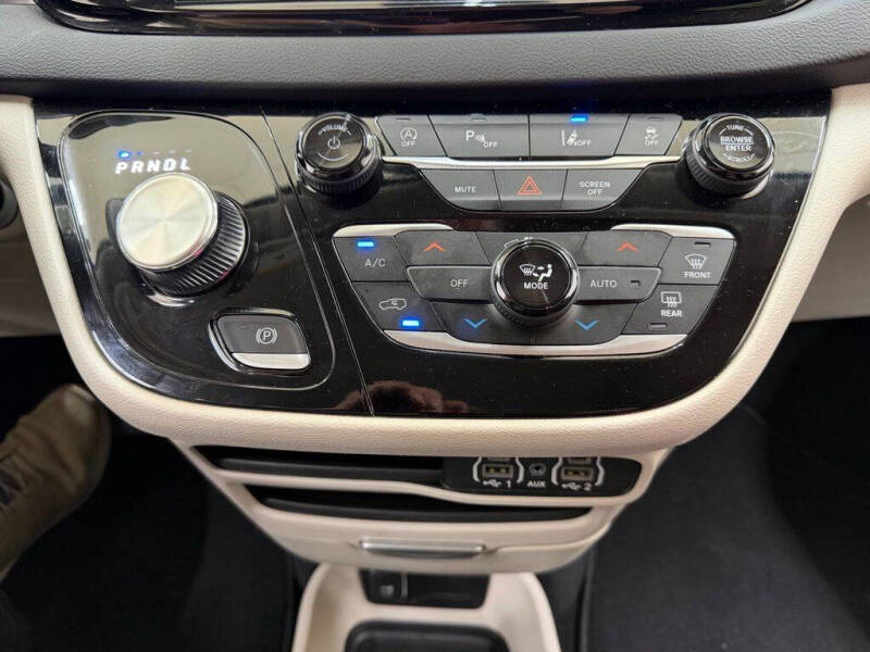 2024 Chrysler Pacifica Touring L - Photo 29