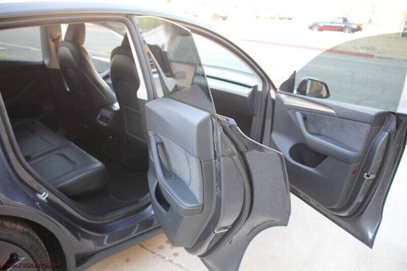 2023 Tesla Model Y Performance