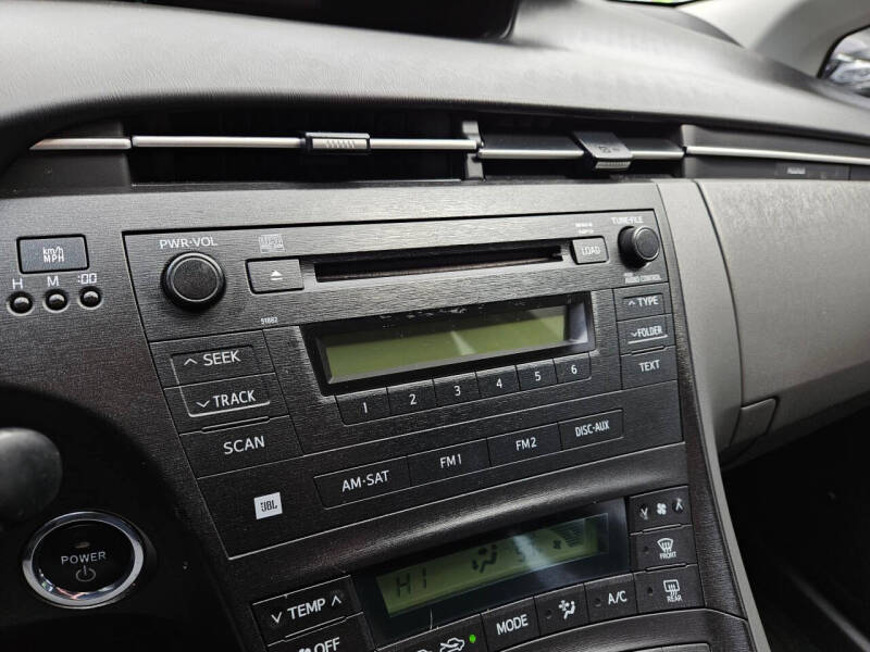 2010 Toyota Prius III