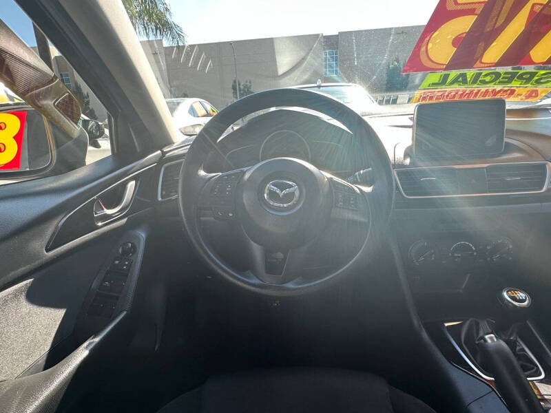 2015 Mazda MAZDA3 i Sport