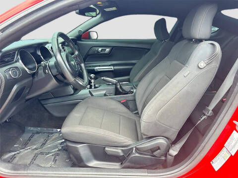 2017 Ford Mustang V6