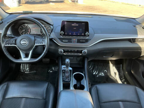 2025 Nissan Altima 2.5 SR