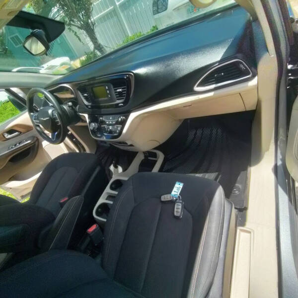 2017 Chrysler Pacifica LX