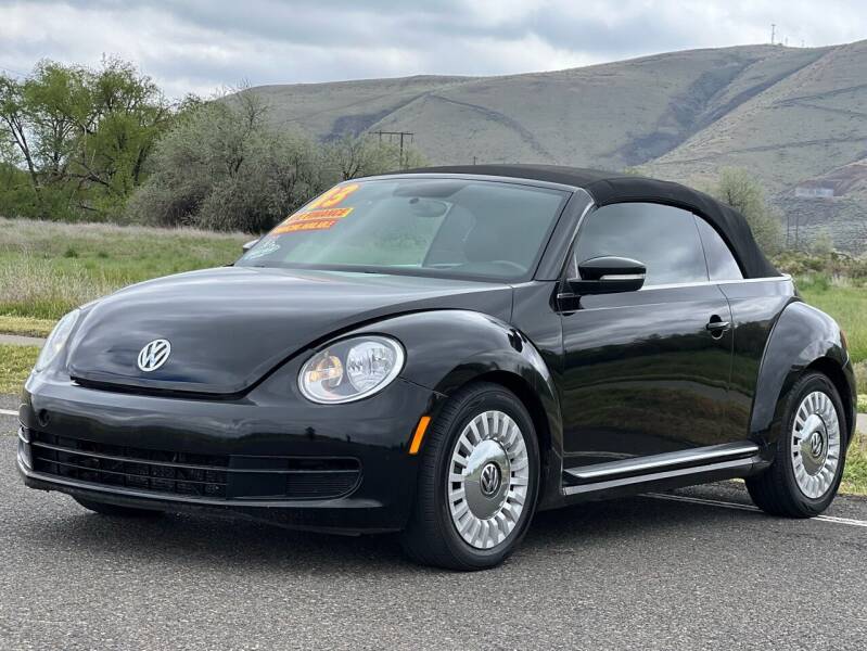 2013 Volkswagen Beetle Convertible for sale at Premier Auto Group in Union Gap WA