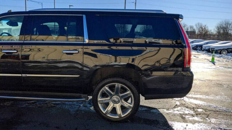 2017 Cadillac Escalade ESV Luxury