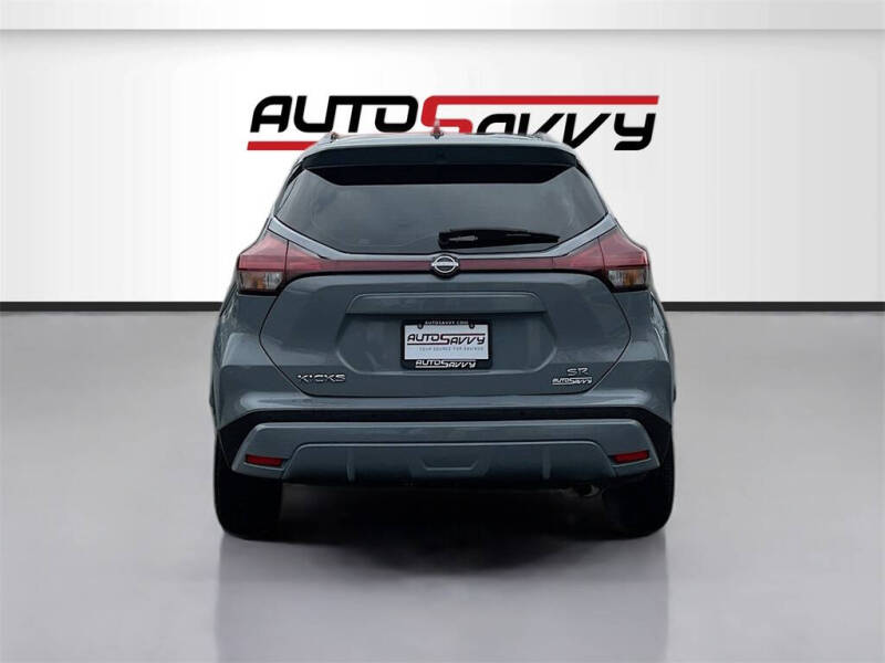 2024 Nissan Kicks SR