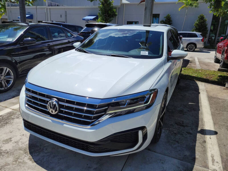 2022 Volkswagen Passat R-Line