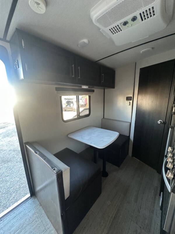2021 Pacific Coachworks SURF SIDE  16RB