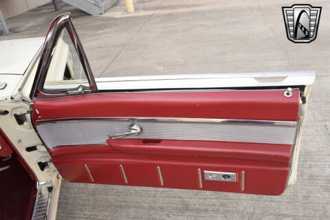 1963 Ford Thunderbird