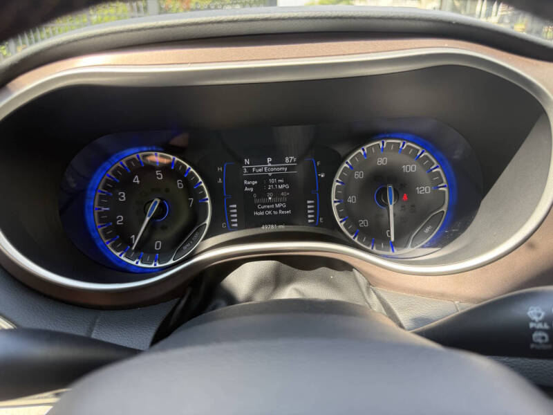 2023 Chrysler Voyager LX