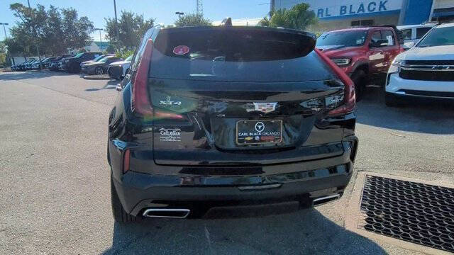 2025 Cadillac XT4 Premium Luxury