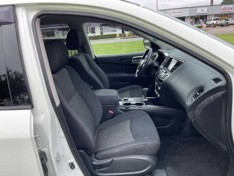 2017 Nissan Pathfinder S