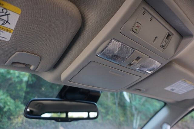 2020 Nissan Titan SV