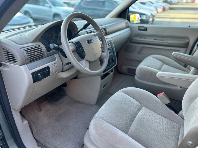 2004 Ford Freestar SE