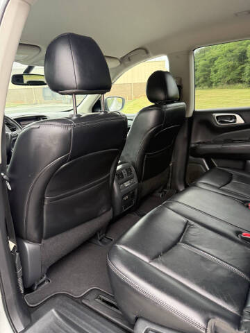 2019 Nissan Pathfinder SL