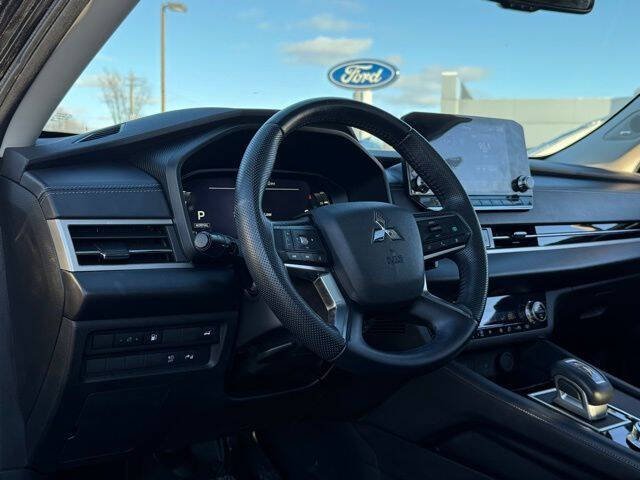 2023 Mitsubishi Outlander PHEV SE