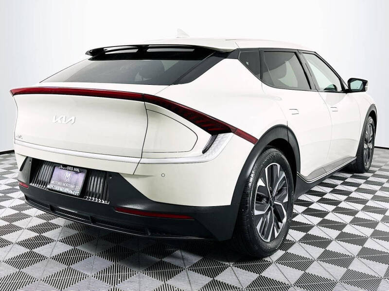 2024 Kia EV6 Light