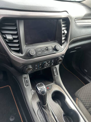 2017 GMC Acadia SLE-2