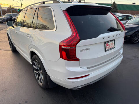 2017 Volvo XC90 T6 Momentum