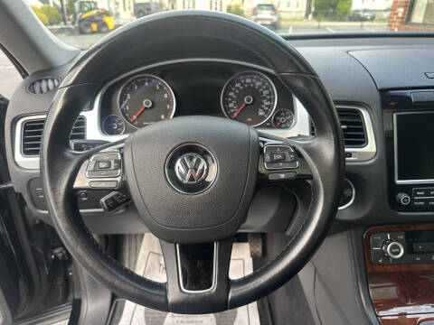 2014 Volkswagen Touareg V6 Lux