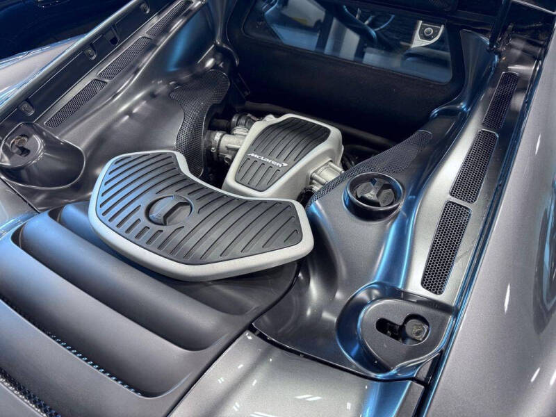 2013 McLaren MP4-12C