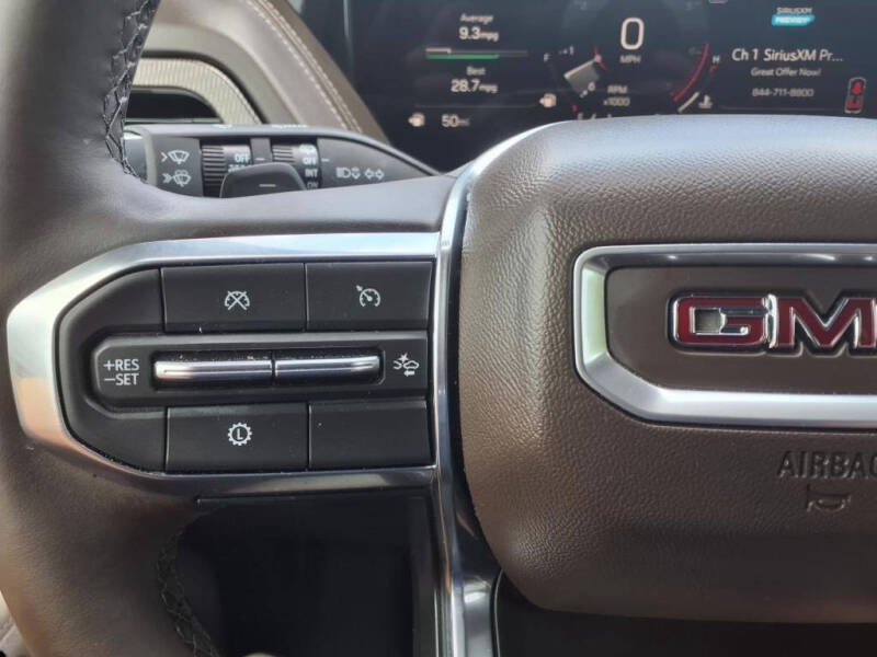 2025 GMC Yukon Elevation