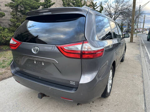 2017 Toyota Sienna Limited Premium 7-Passenger