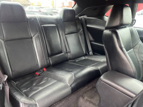 2015 Dodge Challenger SXT Plus