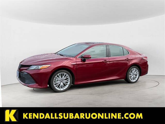 2020 Toyota Camry Hybrid XLE