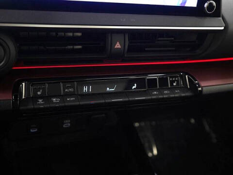 2025 Toyota Prius Plug-in Hybrid XSE