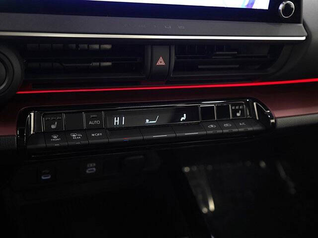 2025 Toyota Prius Plug-in Hybrid XSE