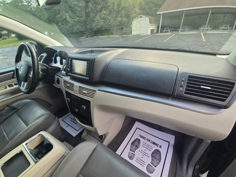 2011 Volkswagen Routan SEL