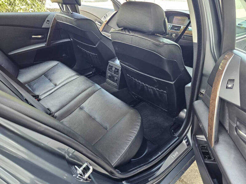 2004 BMW 5 Series 545i