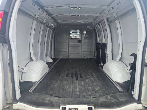 2022 Chevrolet Express 2500