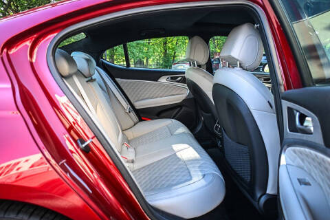 2023 Genesis G70